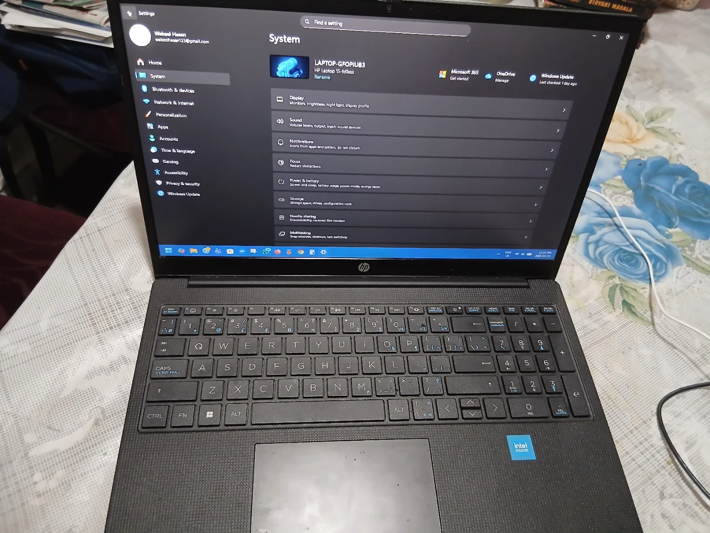 HP Laptop 15-ef0xxx - photo 2