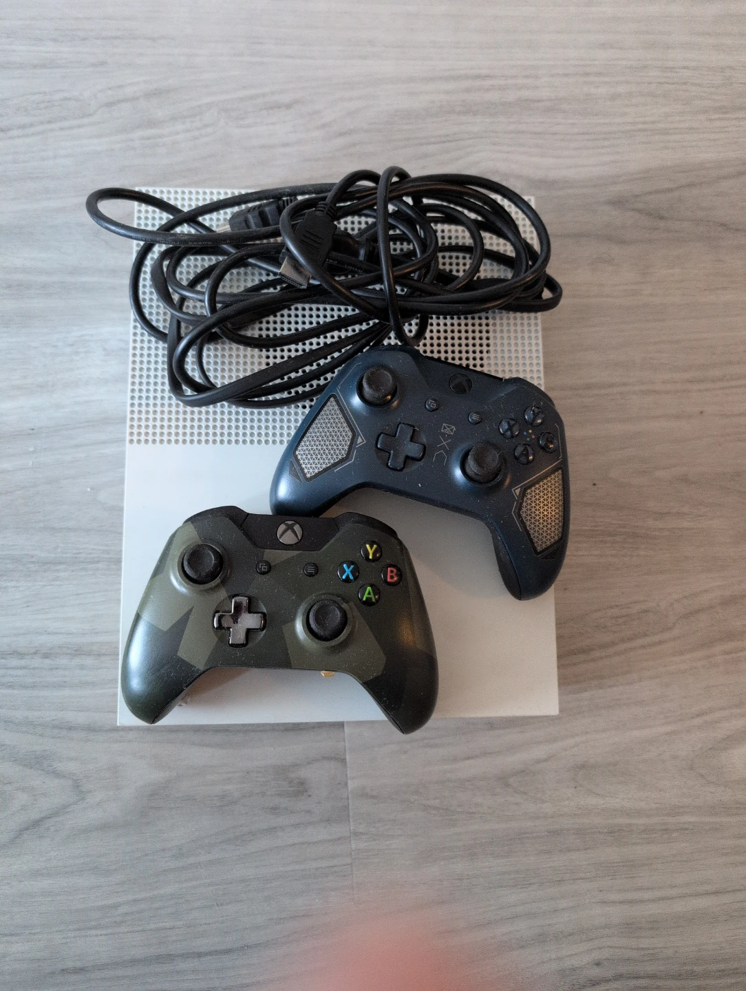 Xbox One S 1TB Console with 2 Controllers - photo 5