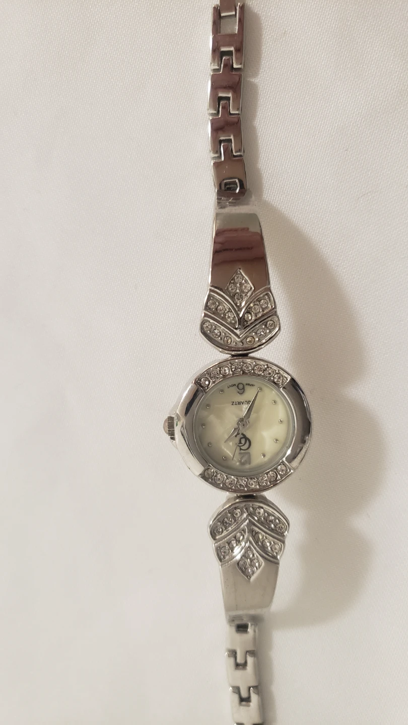 Like New Women's Elegant Watches  For Sale $35 - photo 2