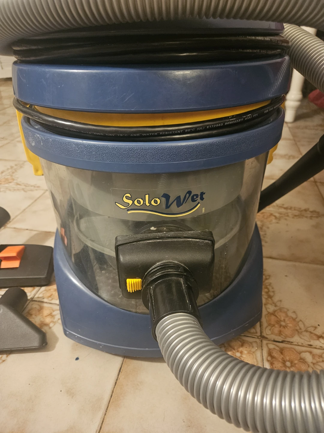 Solo-Wet SW-90 Wet/Dry Vacuum Cleaner - photo 2