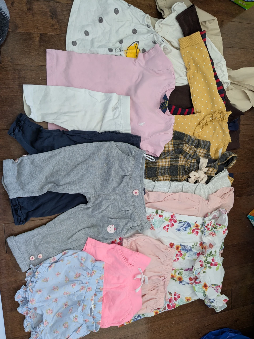 Bundle of Kids' Clothes Sizes 18-24M ②