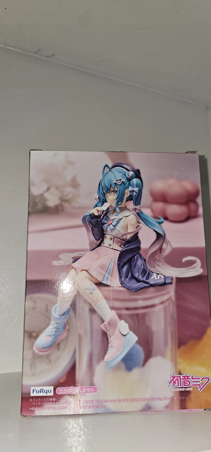 FuRyu Hatsune Miku Figure - photo 3