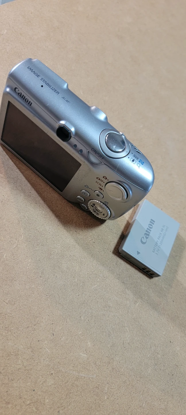 Canon PowerShot SD890 IS Digital Camera - photo 2