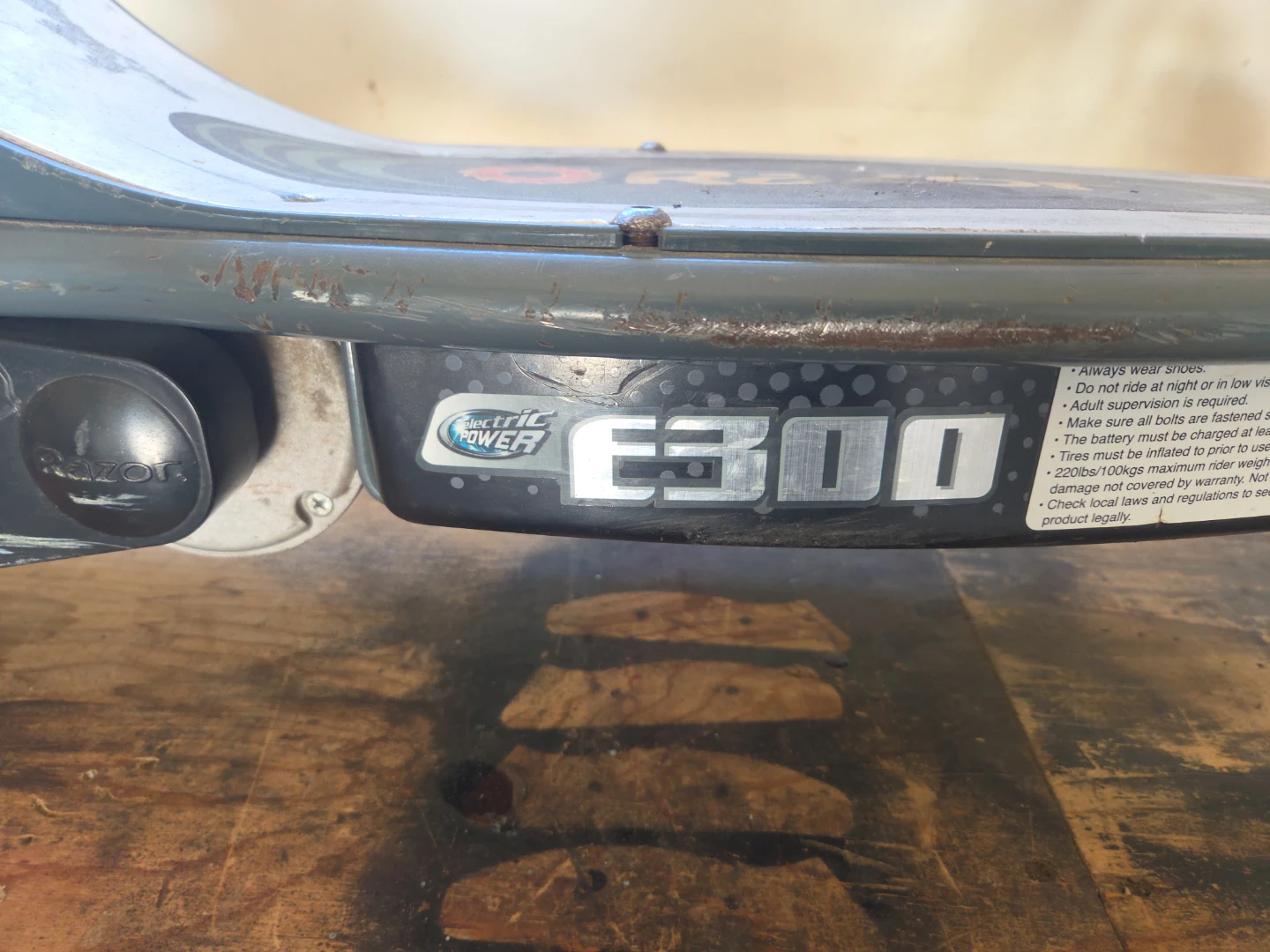 Razor E300 Electric Scooter - photo 2