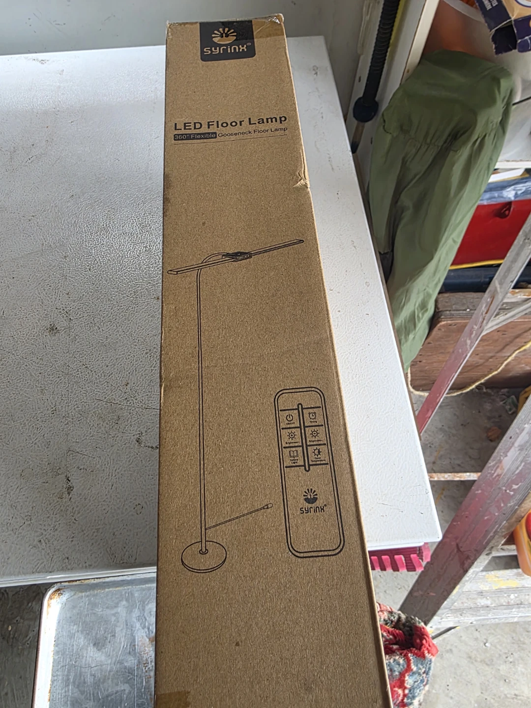 SYRINX LED Floor Lamp with Remote Control - photo 4