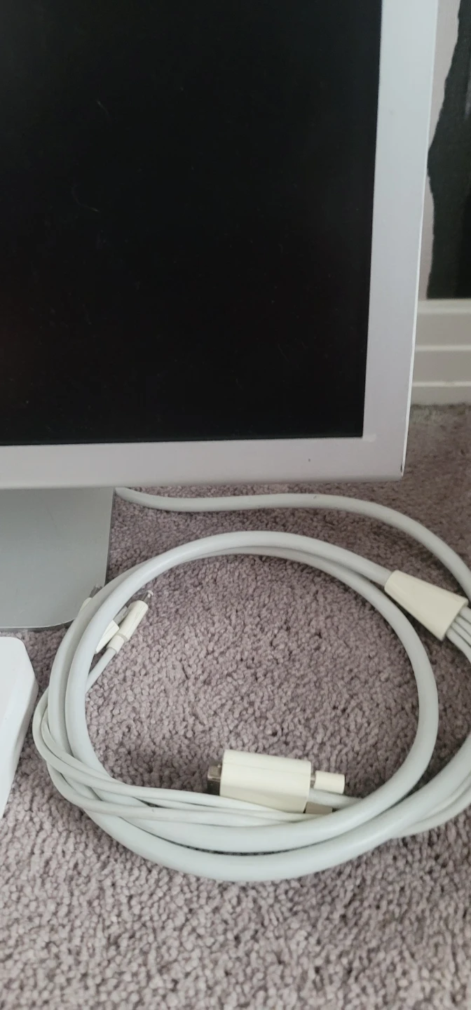 Apple Cinema HD Display Monitor - photo 3