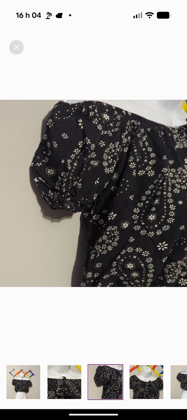 Black off-the-shoulder crop top with white floral print - photo 3