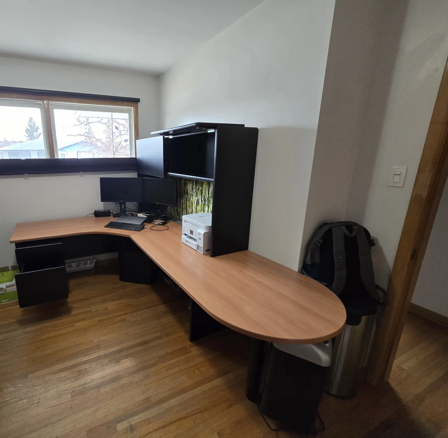 L-Shaped Corner Desk with Hutch and Drawers - photo 2