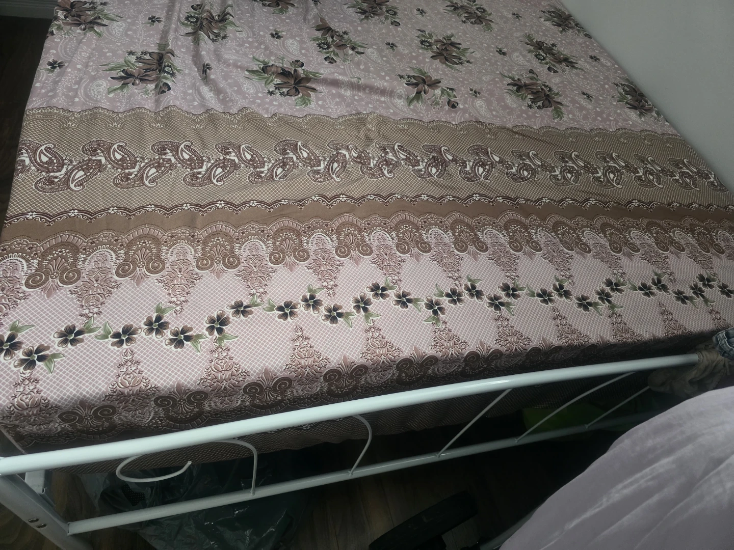 White Metal Bed Frame with  mattress - photo 2