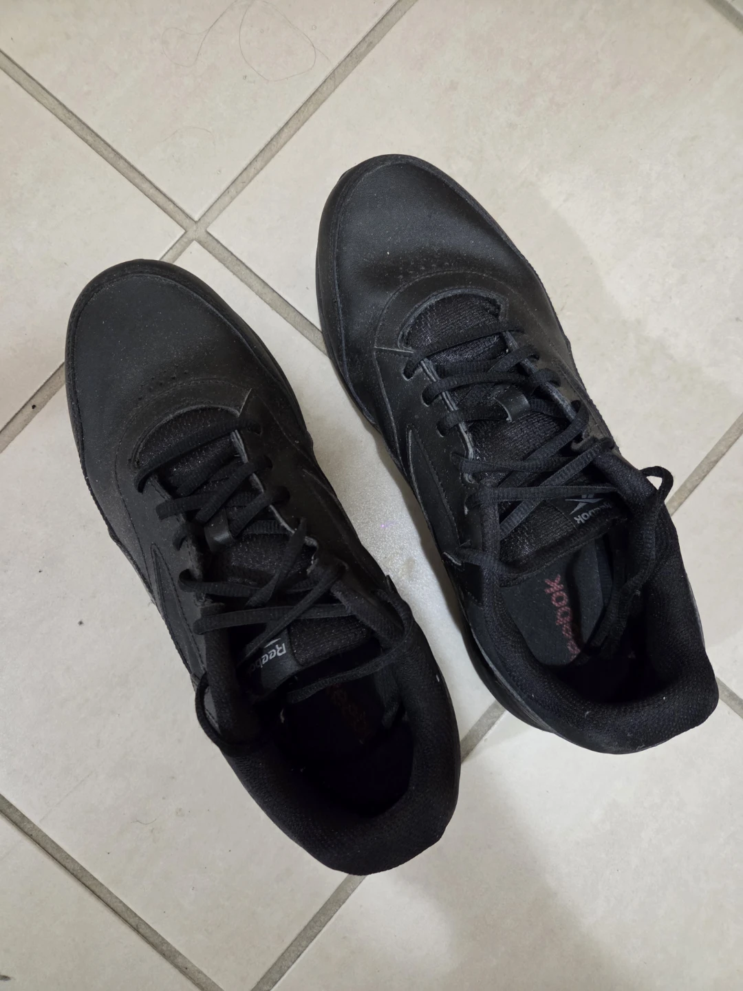 Black Reebok Men's size 10 walking Shoes