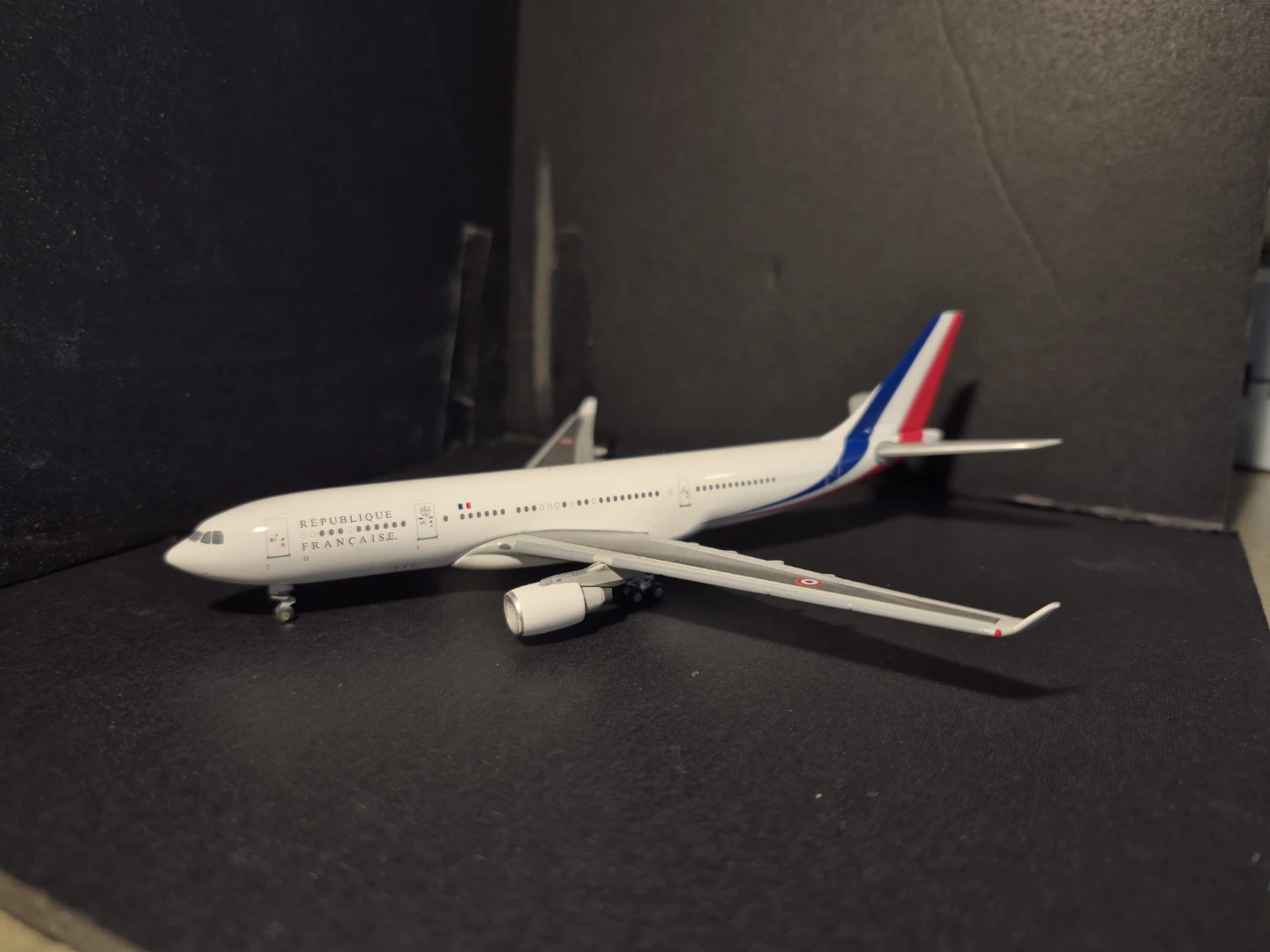 1/400 Gemini Jets French Air Force A330-200 Model Airplane