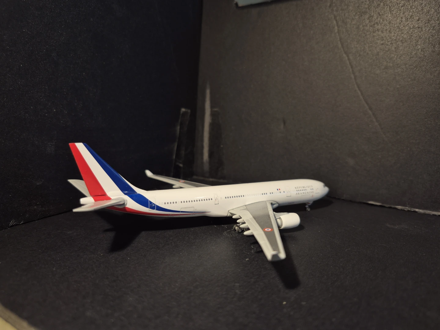 1/400 Gemini Jets French Air Force A330-200 Model Airplane - photo 2