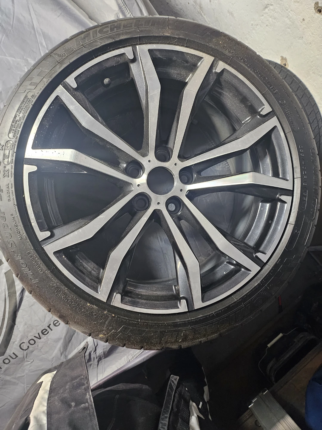 Michelin 255/40ZR18 Tire