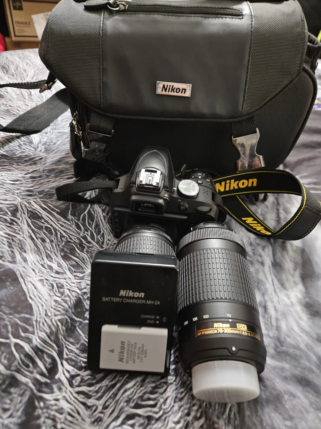 Nikon D3400 DSLR Camera with 70-300mm Lens and Bag - photo 3