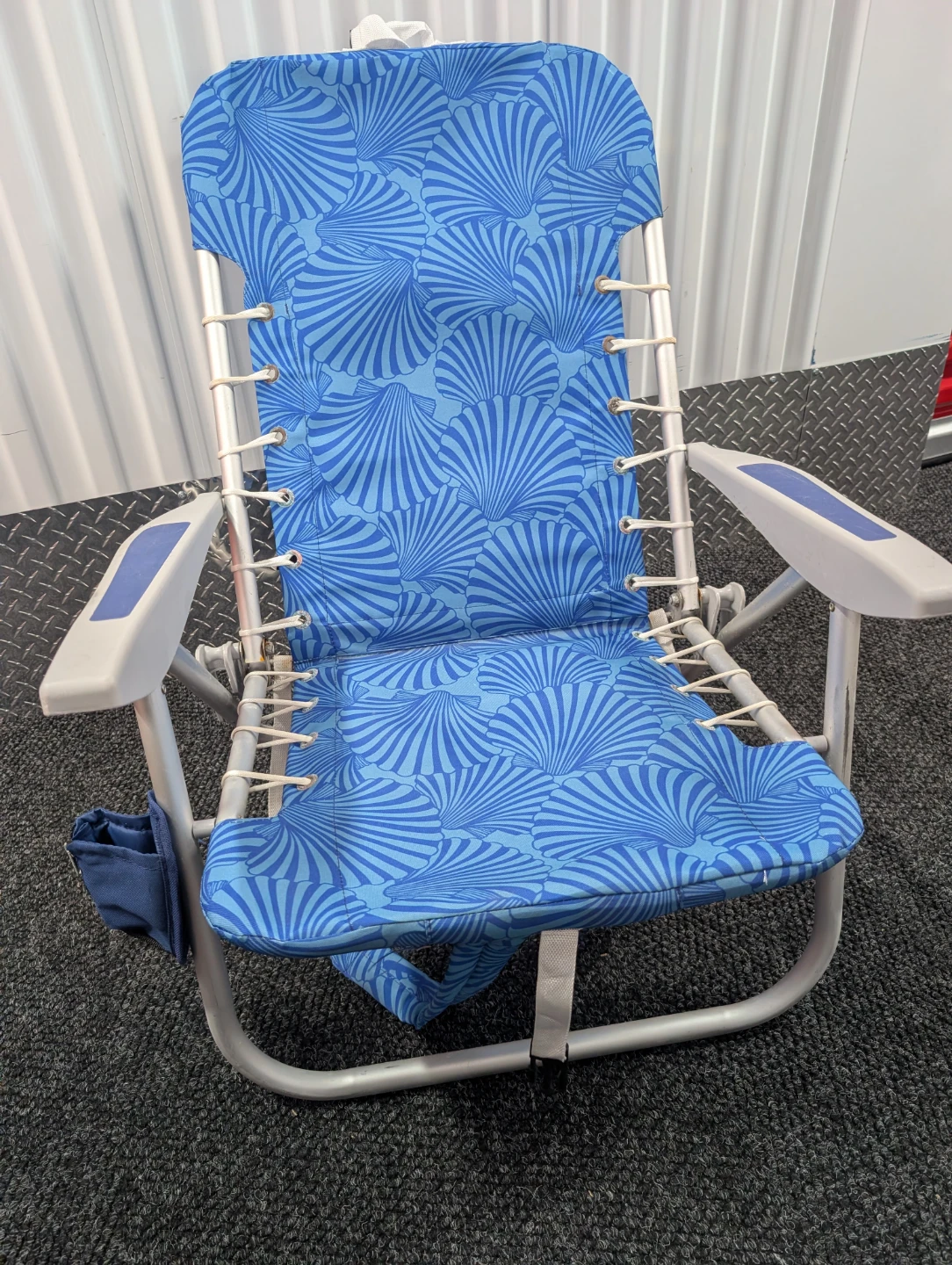 Blue Shell Print Folding Beach Chair