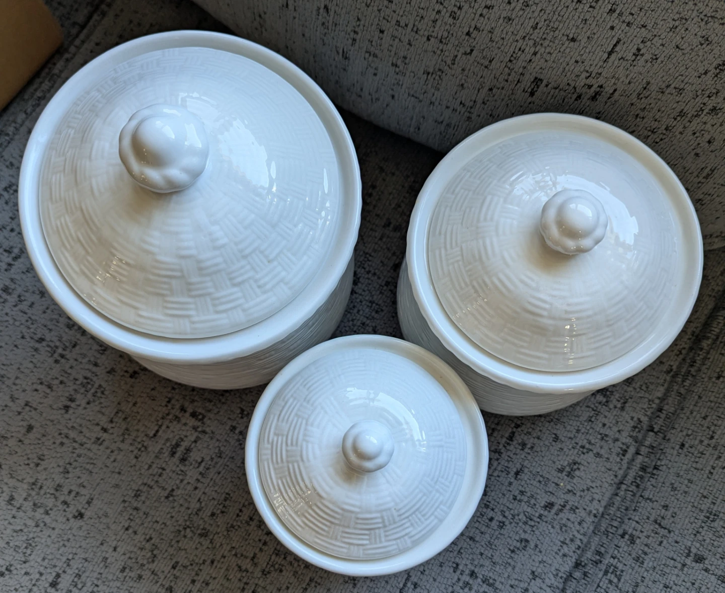 Home Trends White Ceramic Canisters (Set of 3) - photo 2