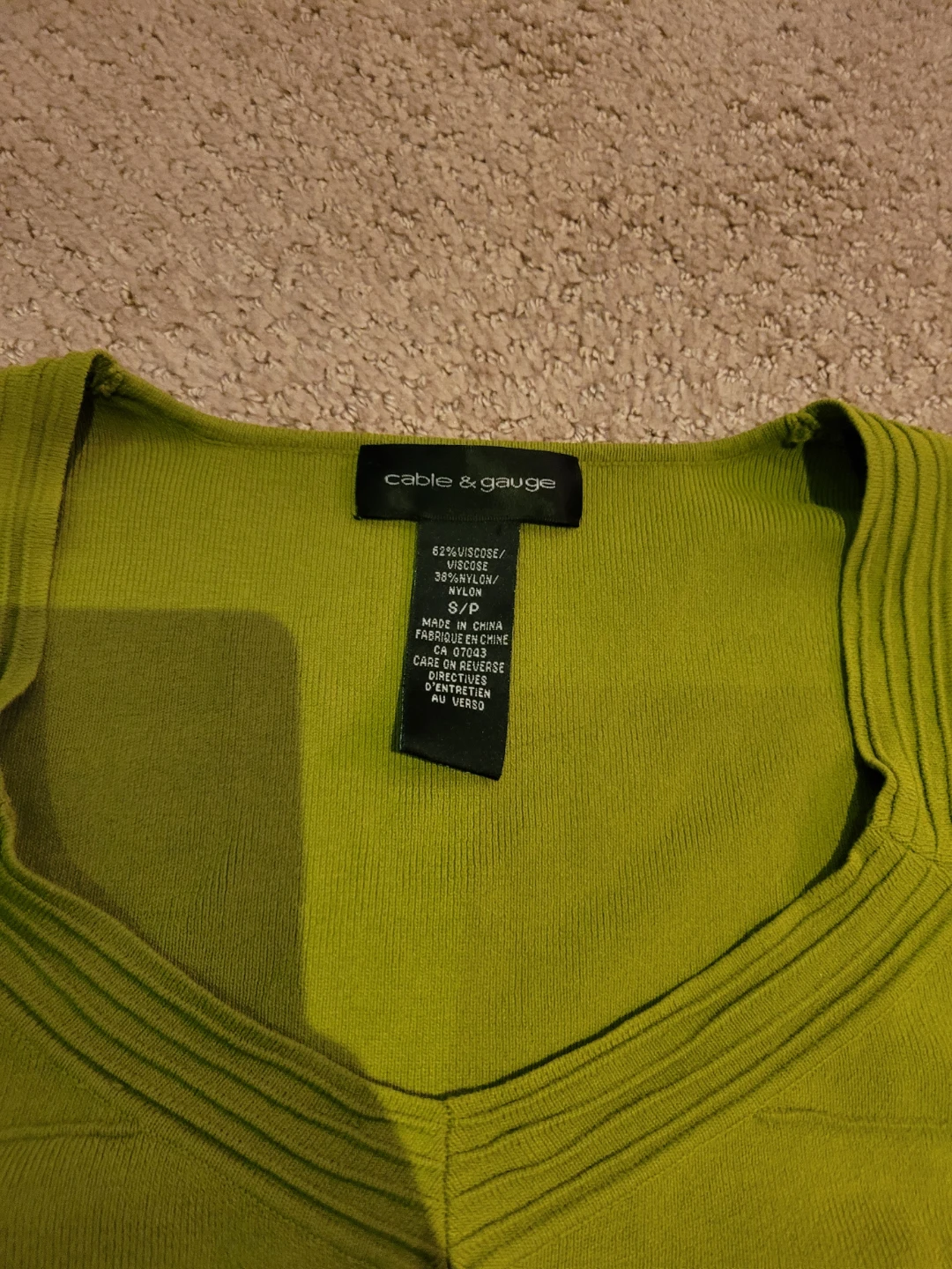 Cable & Gauge Women's Green Long Sleeve Top - photo 2