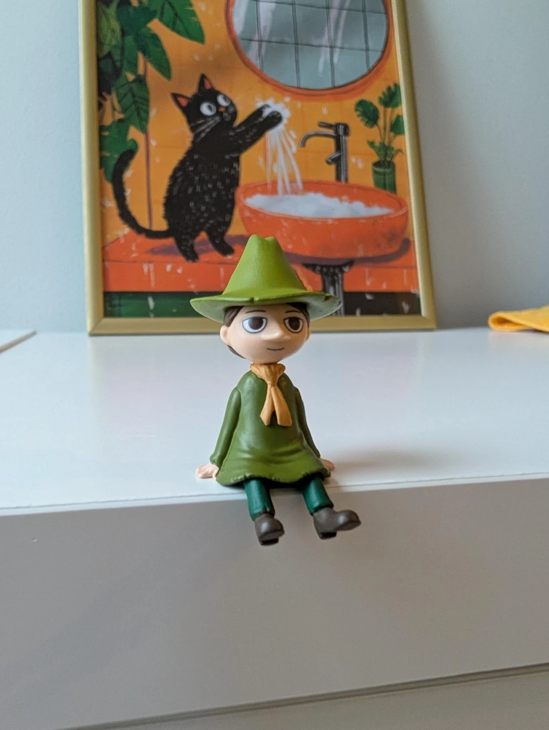 Snufkin mini figure with hat, sitting - photo 2