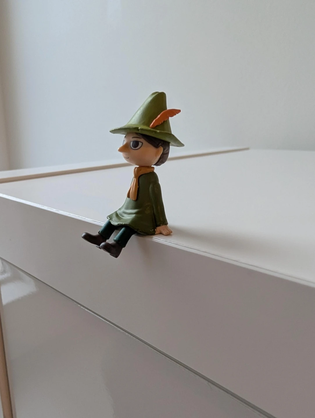 Snufkin mini figure with hat, sitting - photo 3
