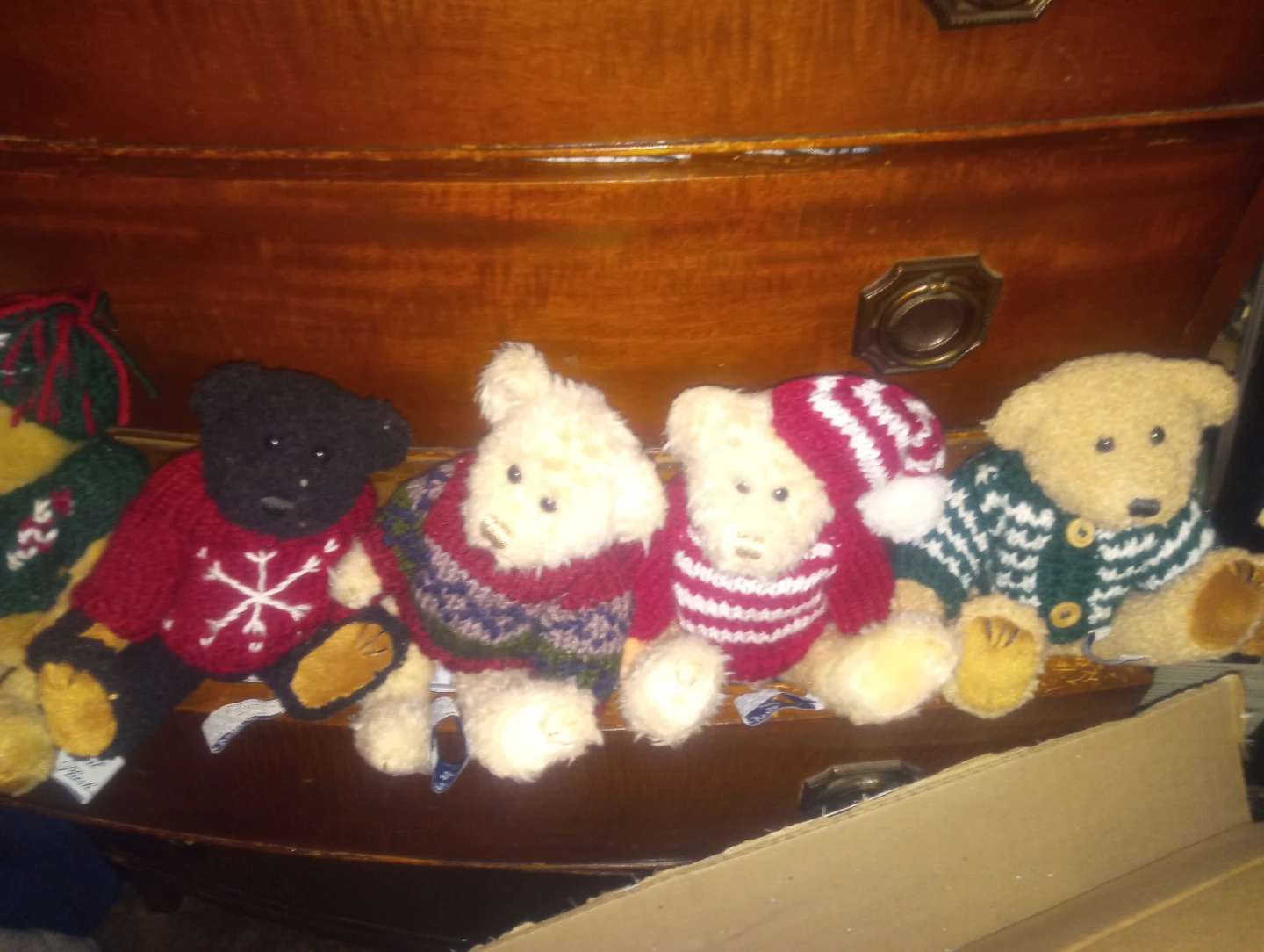 Set of 7 Collectible Plush Teddy Bears in Holiday Sweaters - photo 2