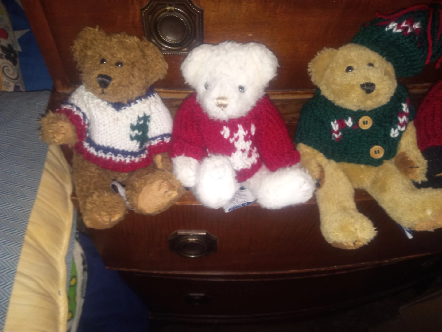 Set of 7 Collectible Plush Teddy Bears in Holiday Sweaters - photo 4