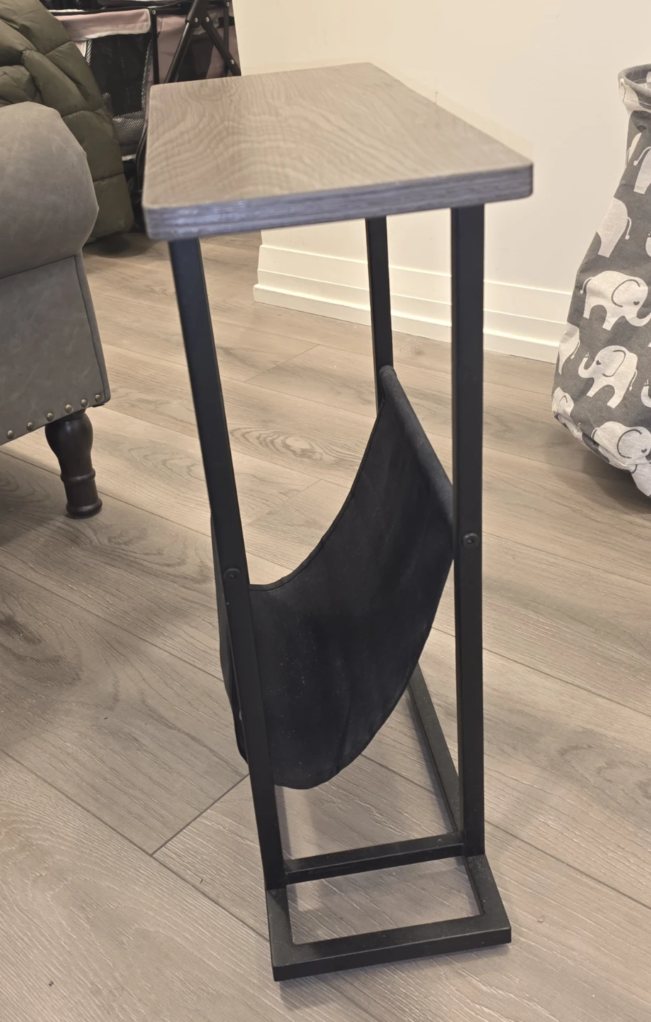 Side Table with Magazine Rack - photo 2