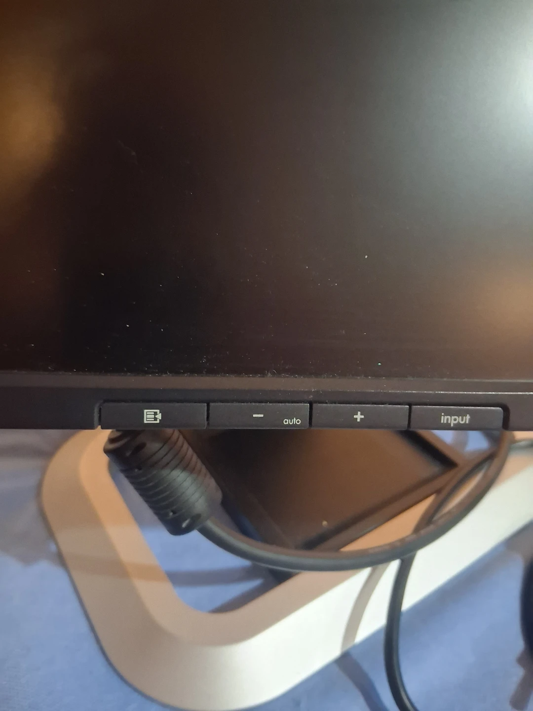 HP LCD Monitor - photo 2