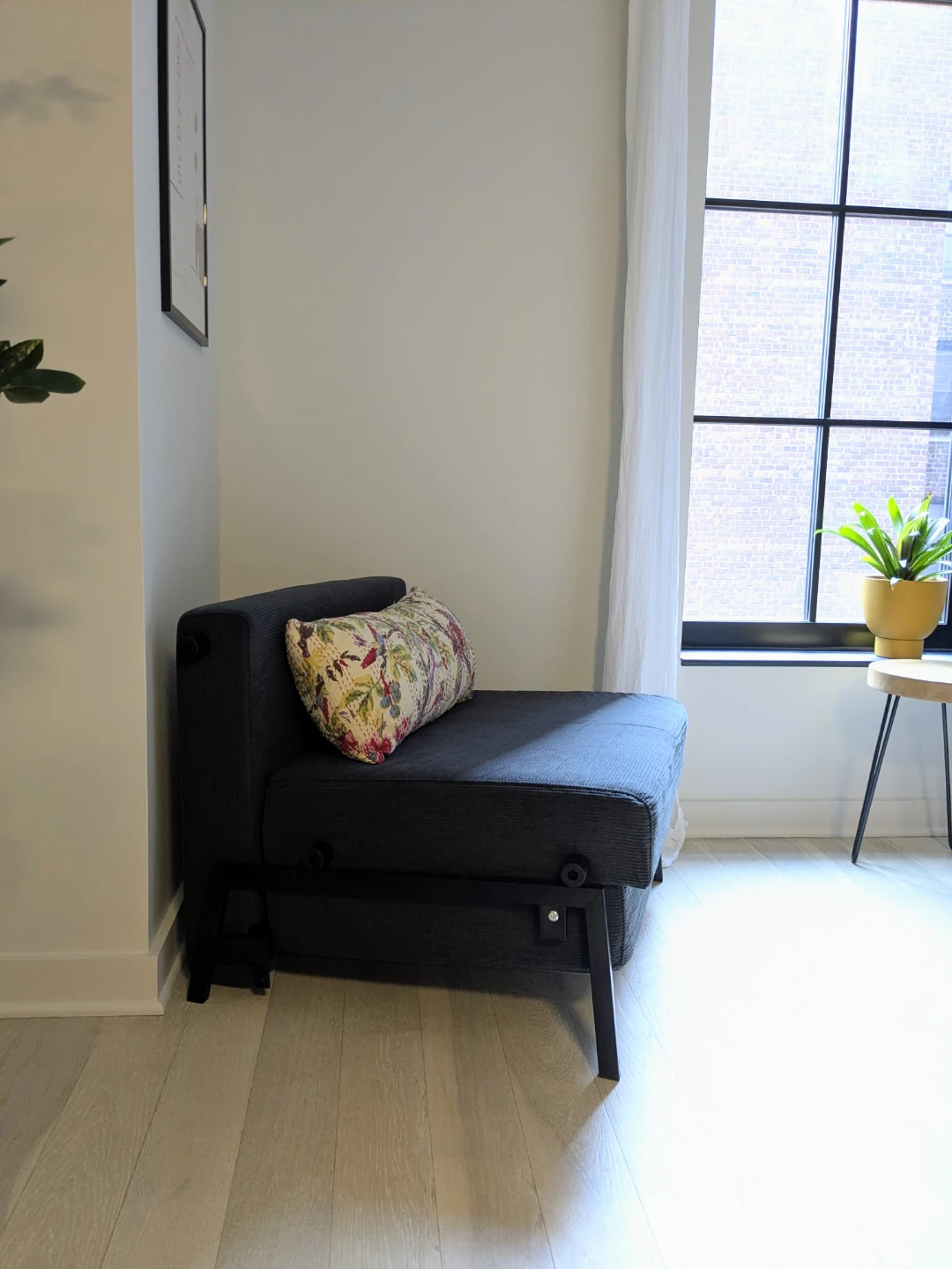 Convertible Sleeper Chair - Spotless No Stains - photo 3