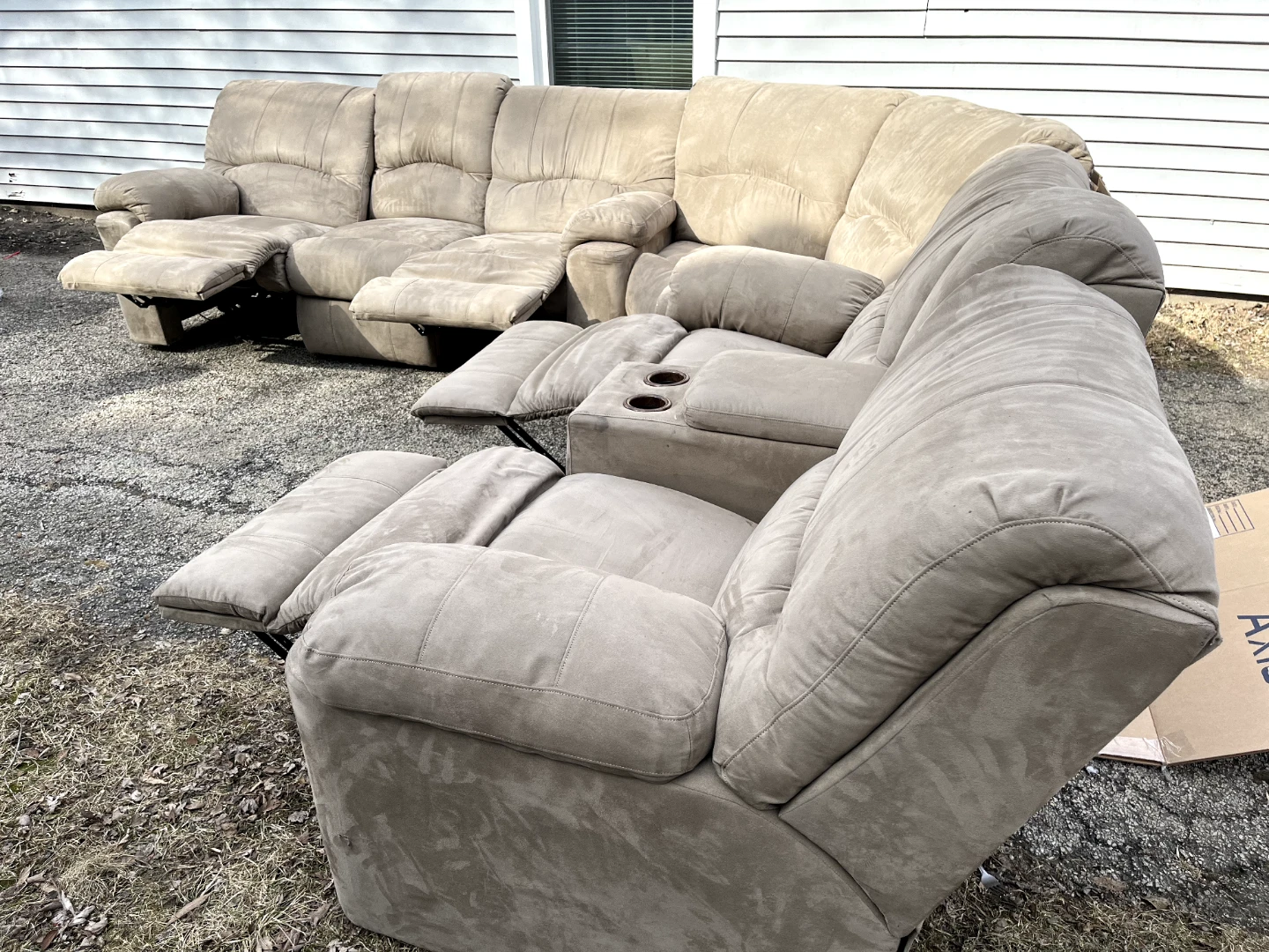 Sectional Reclining Sofa with Cupholders