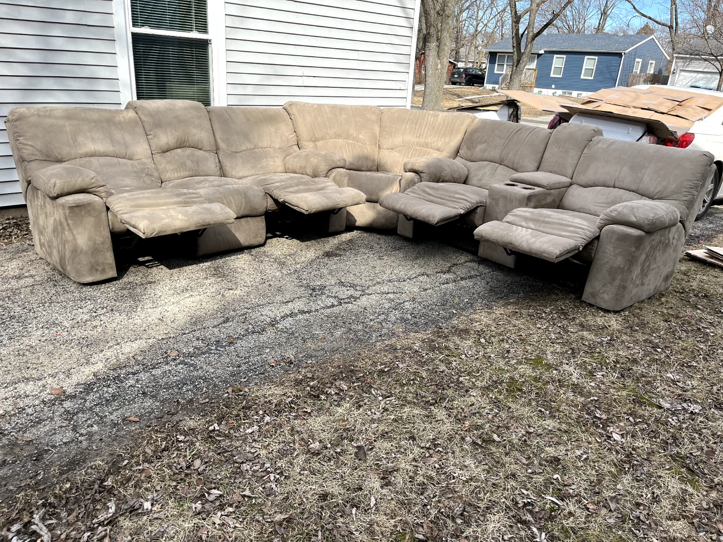 Sectional Reclining Sofa with Cupholders - photo 2