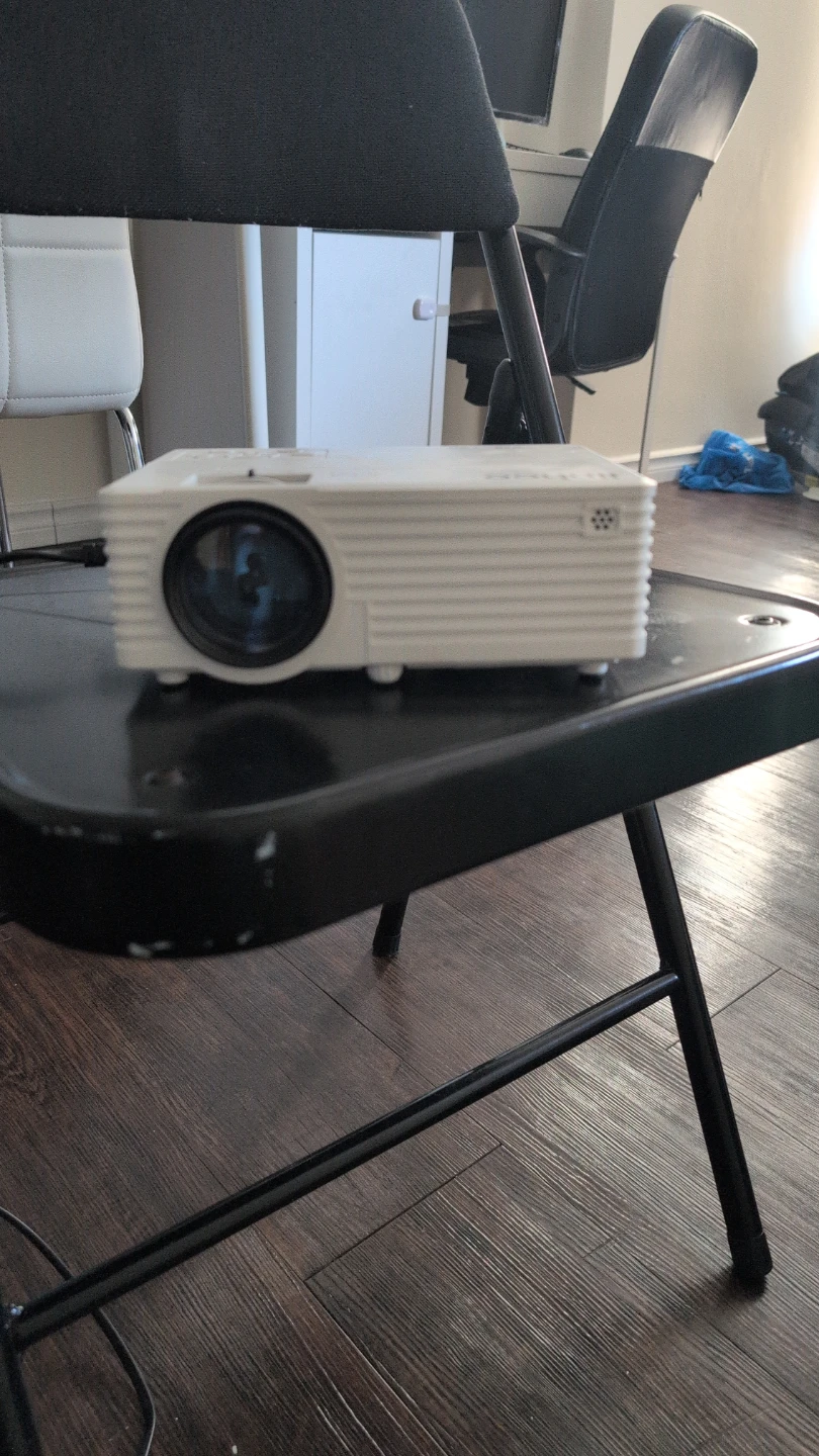 JinHoo Mini Projector M20 - photo 2