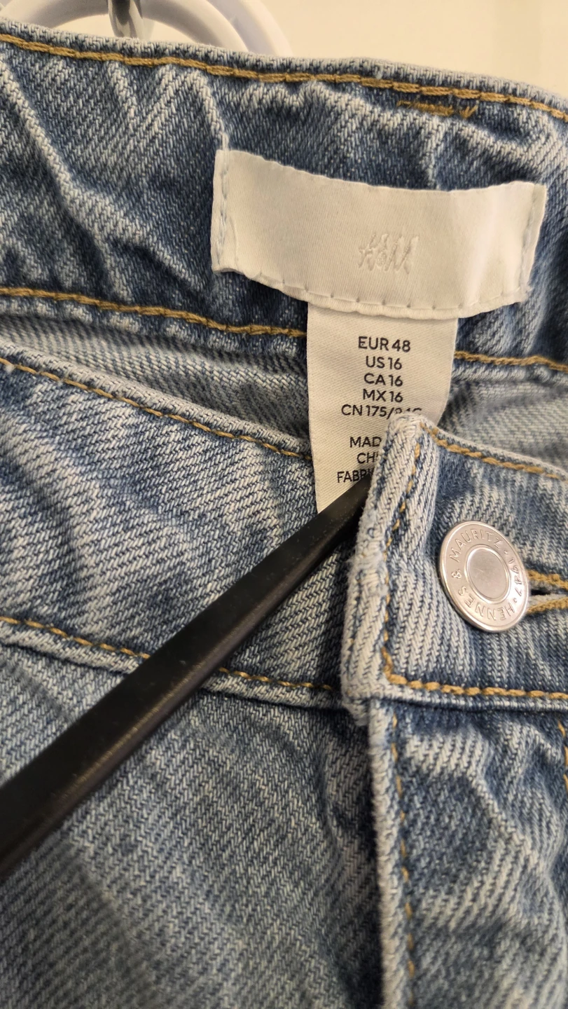 H&M Denim Shorts - Size 16 - photo 2