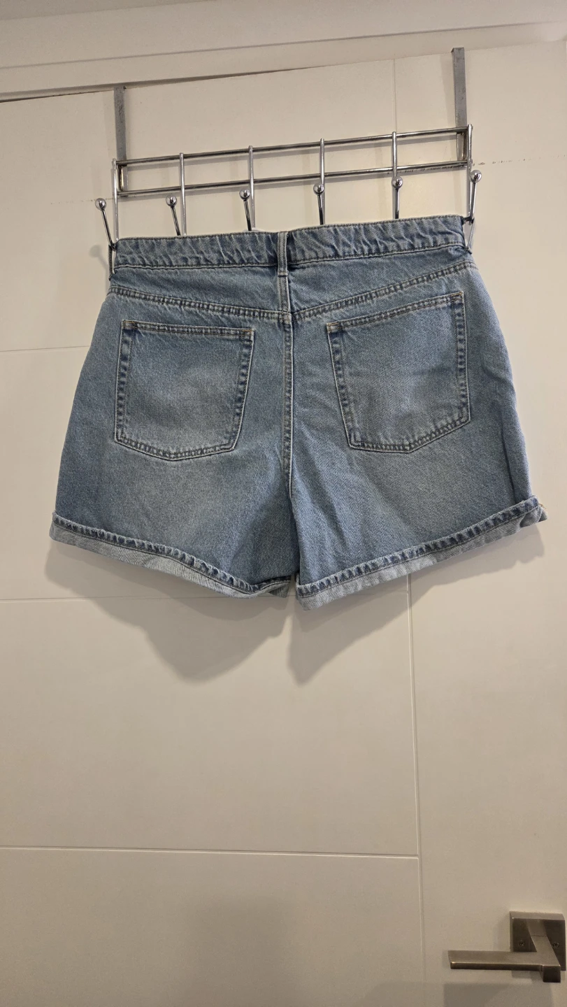 H&M Denim Shorts - Size 16 - photo 3