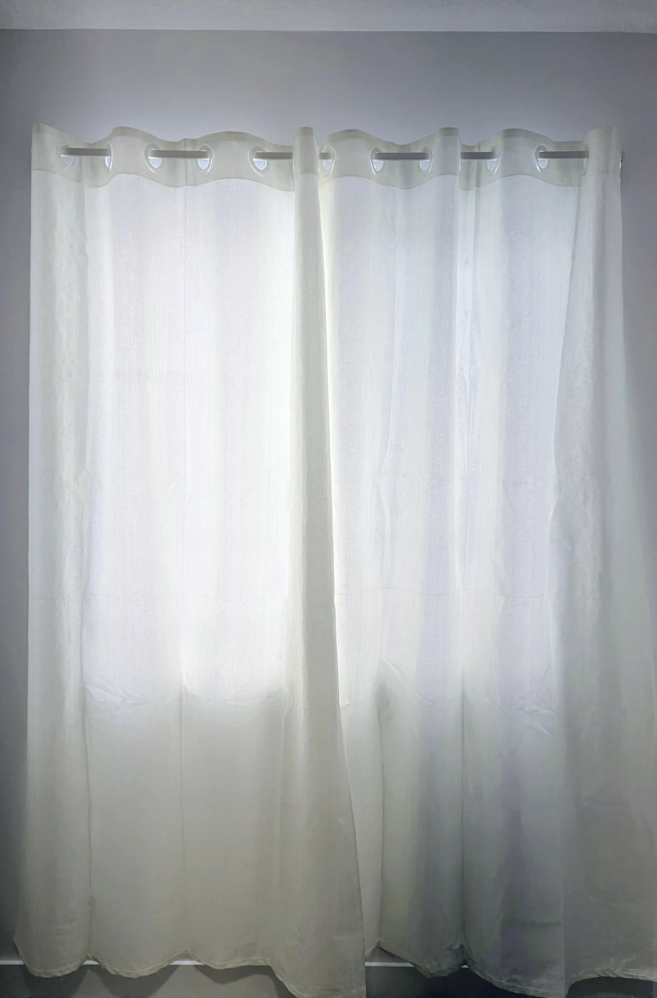 3 White Grommet Curtains with Leaf Pattern - photo 3