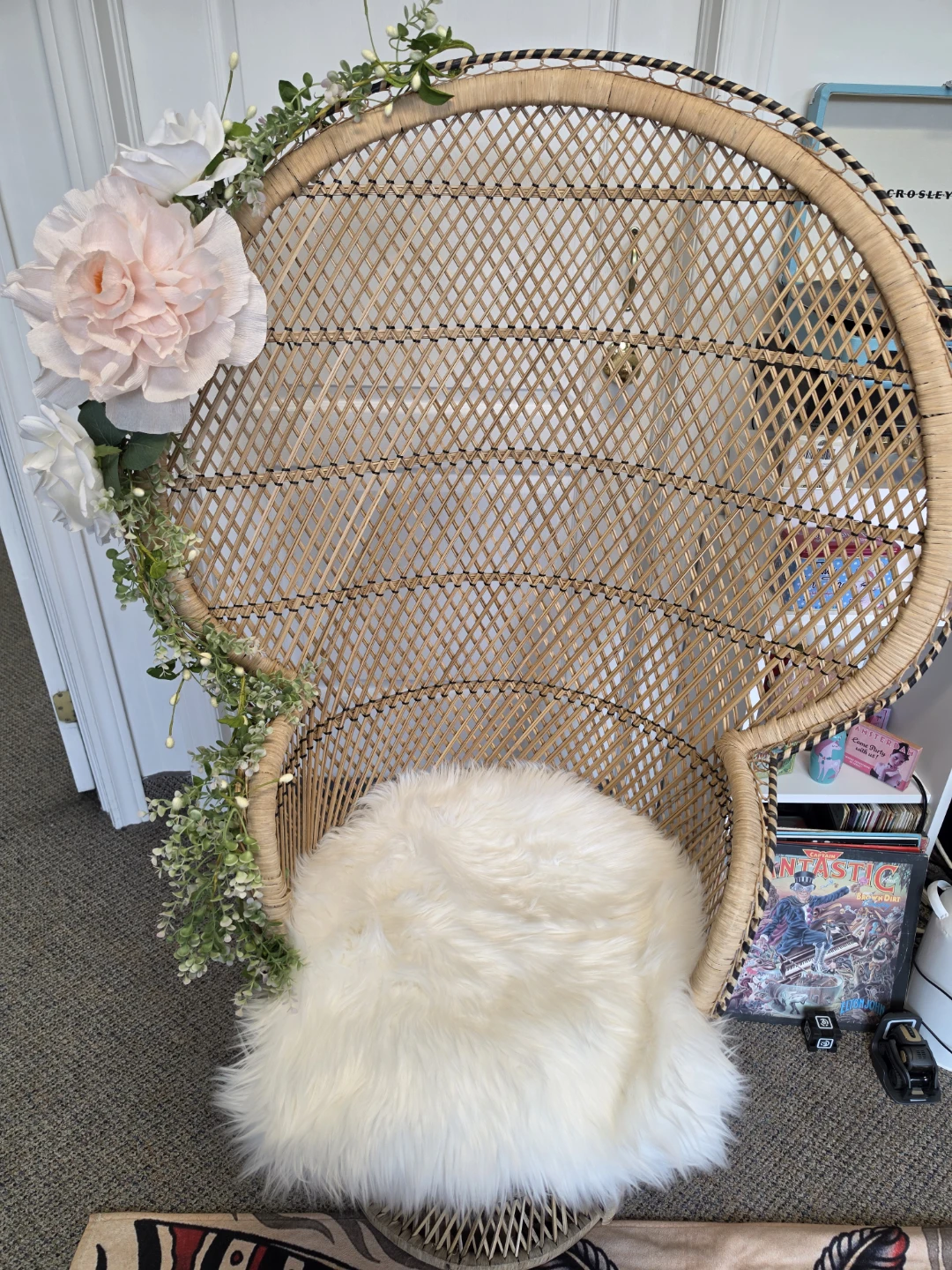 Vtg Wicker Peacock Chair with Floral Decor - photo 2
