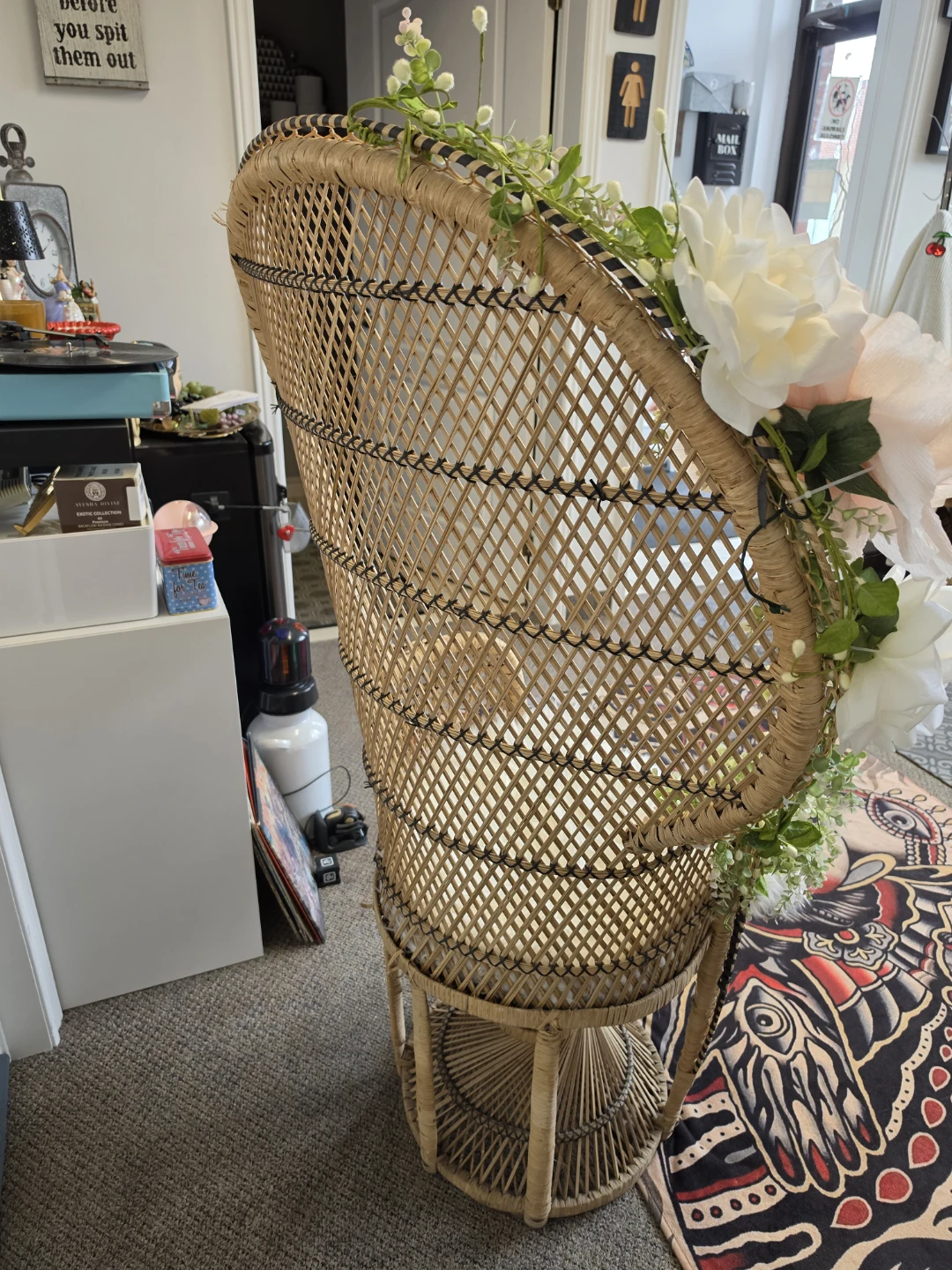 Vtg Wicker Peacock Chair with Floral Decor - photo 4