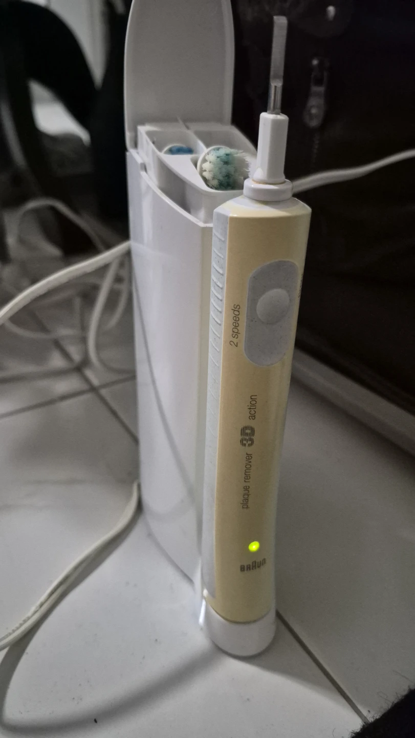 Braun Oral-B Electric Toothbrushes - photo 5