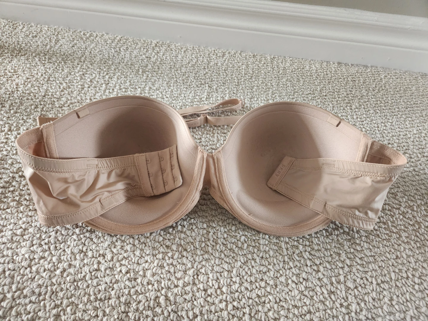 New DKNY strapless convertible padded bra - photo 4