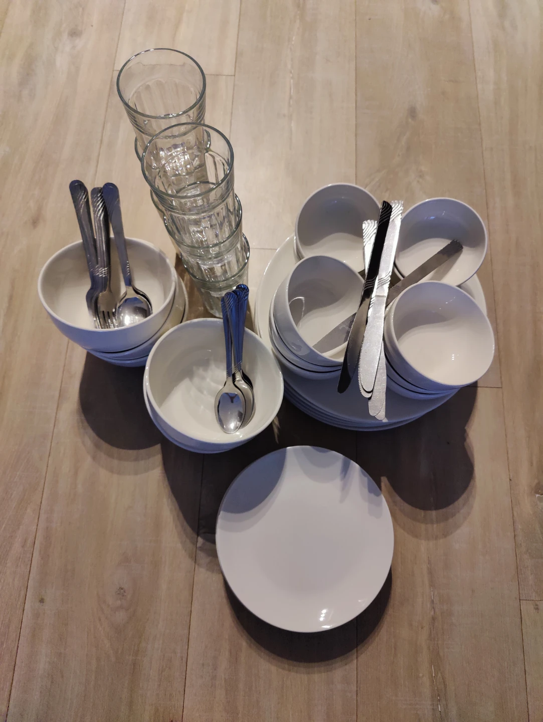 White Dinnerware Set with Glasses - photo 2