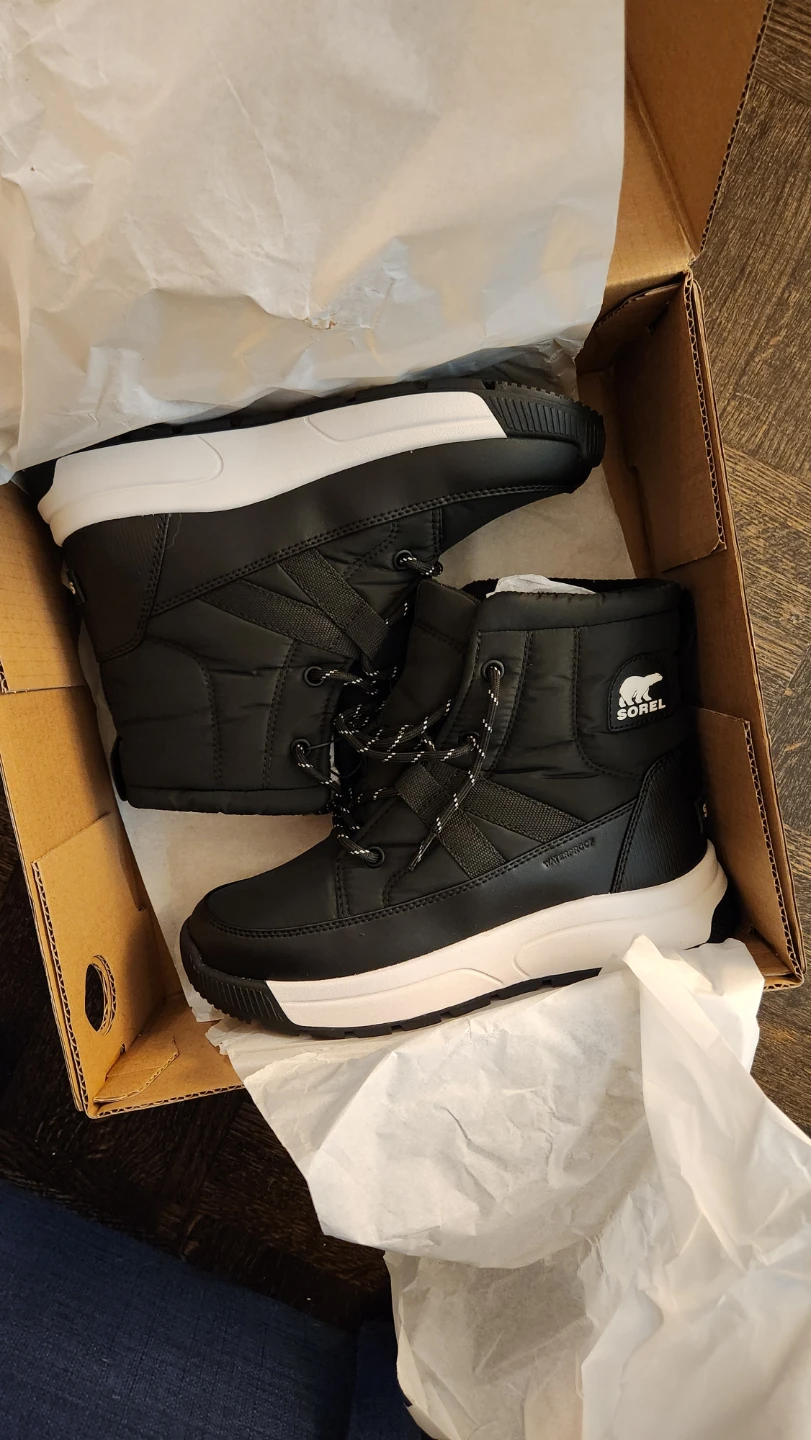 BRAND NEW Sorel Whitney III Mid Waterproof Boots