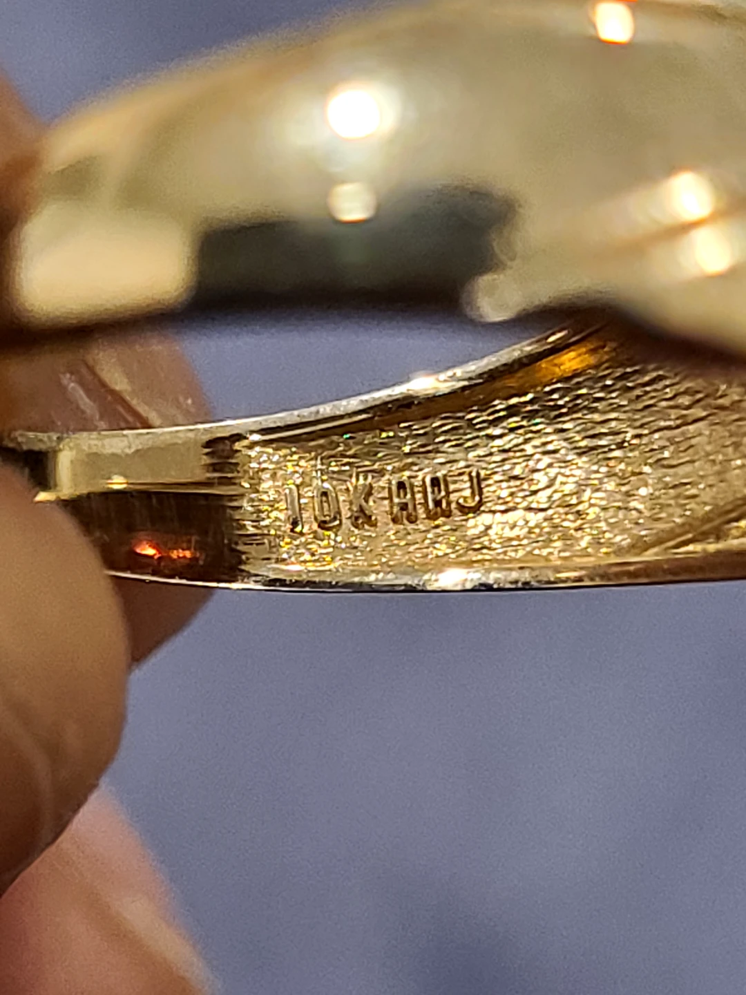 10K Gold Garnet and Diamond Ring - photo 3