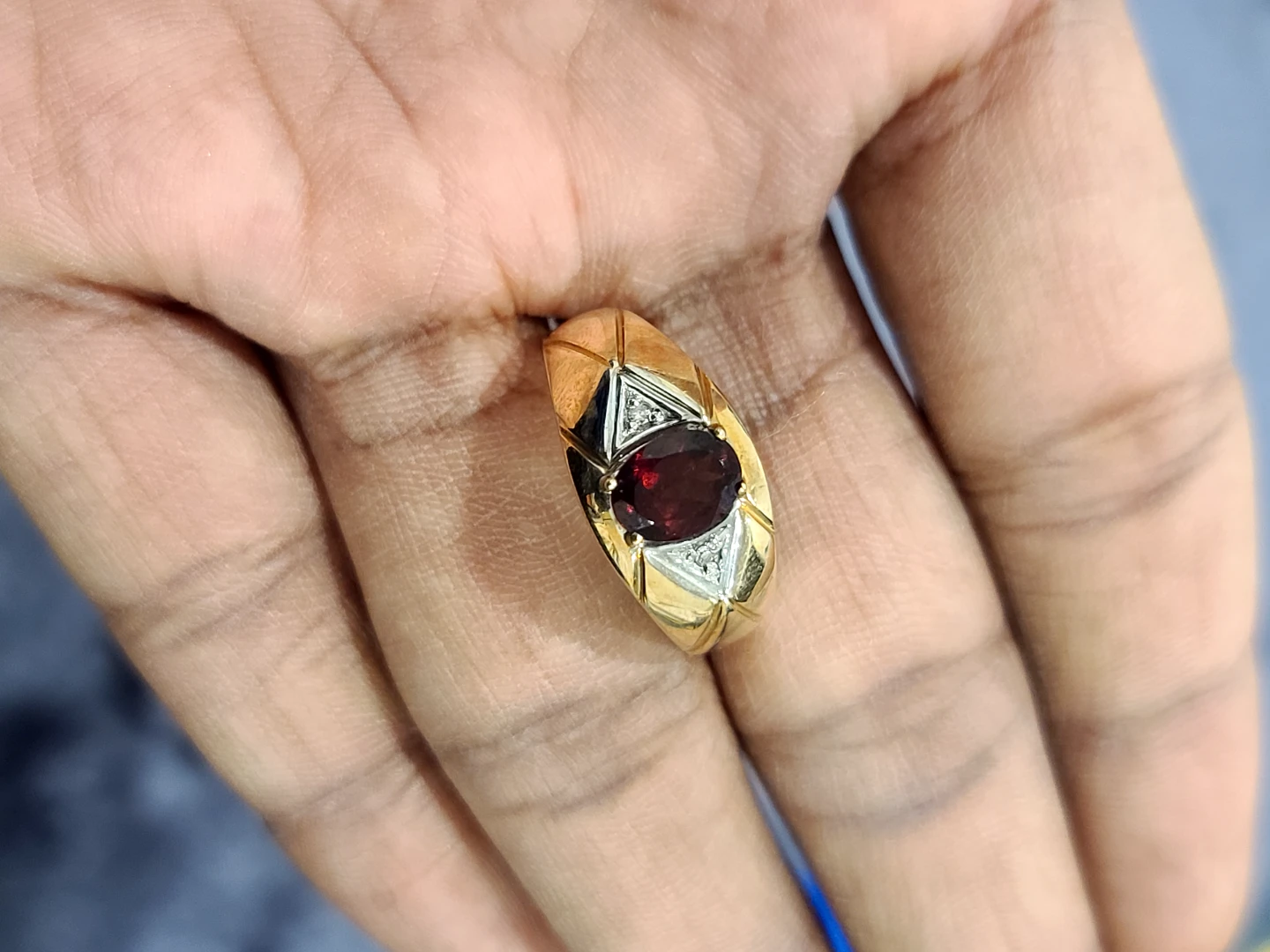 10K Gold Garnet and Diamond Ring - photo 4