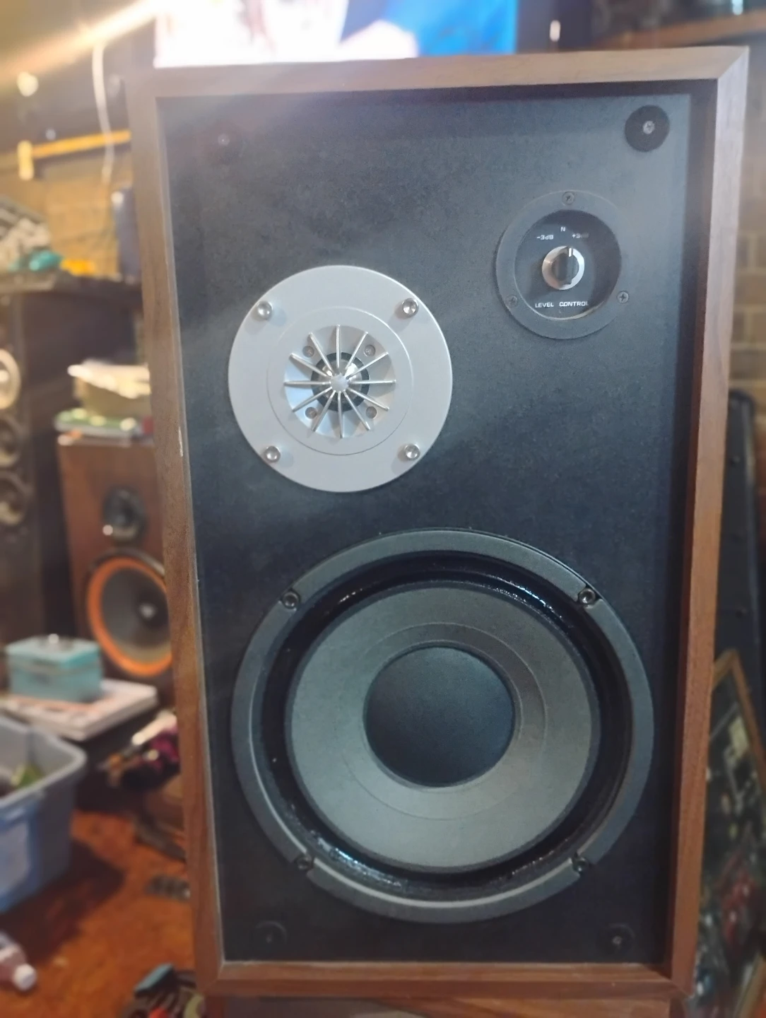 Hitachi Bookshelf Speakers - Pair - photo 2