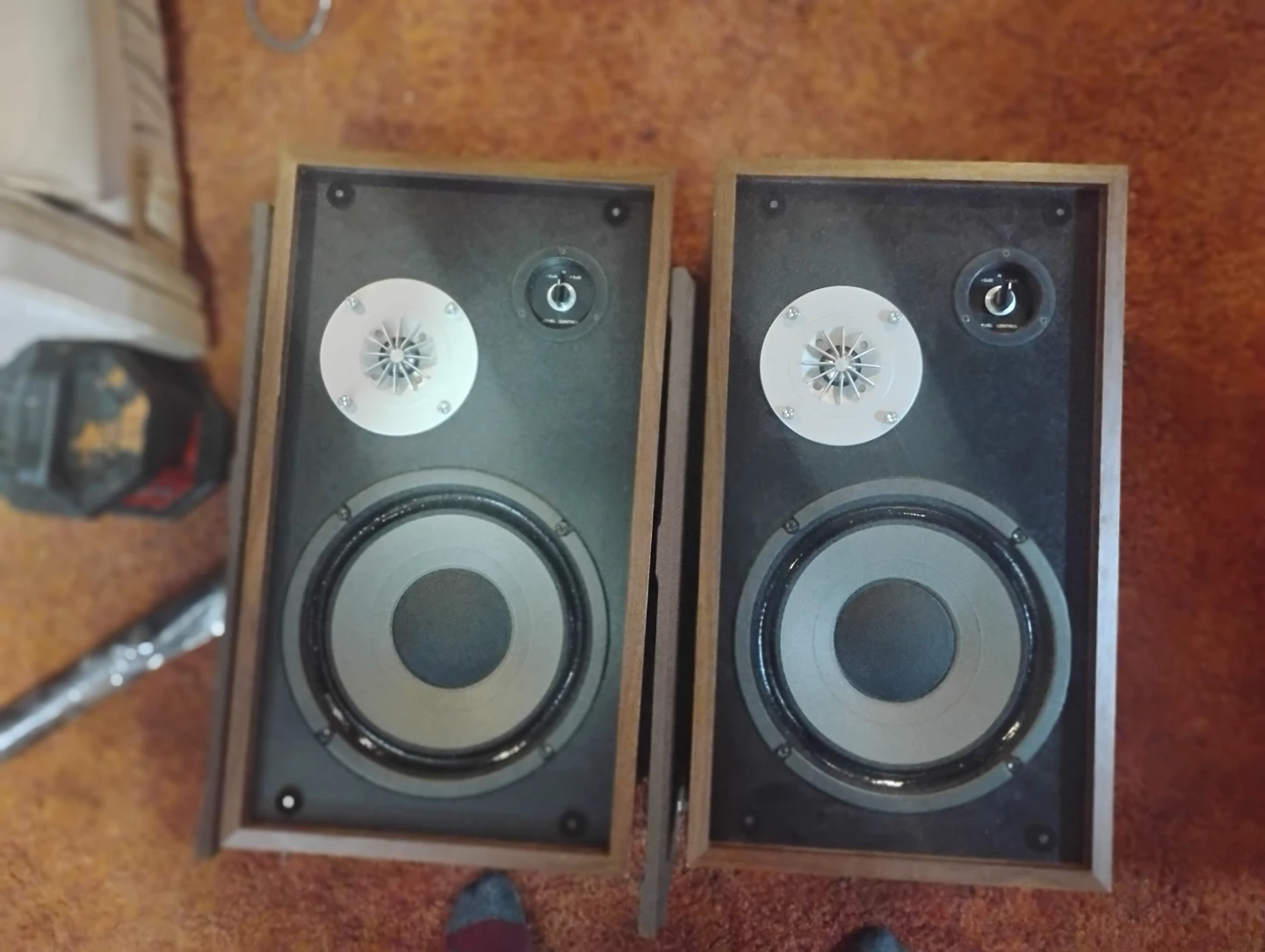 Hitachi Bookshelf Speakers - Pair - photo 3