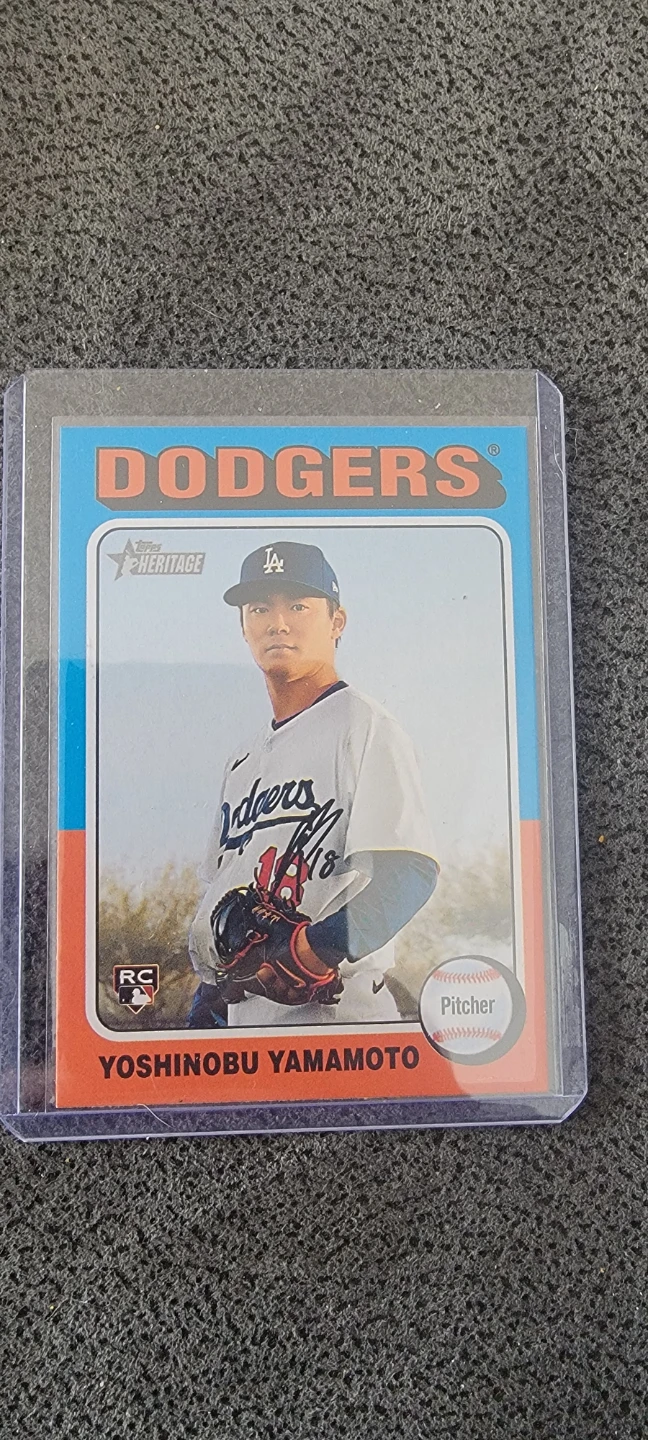 Topps Heritage Yoshinobu Yamamoto Baseball Card