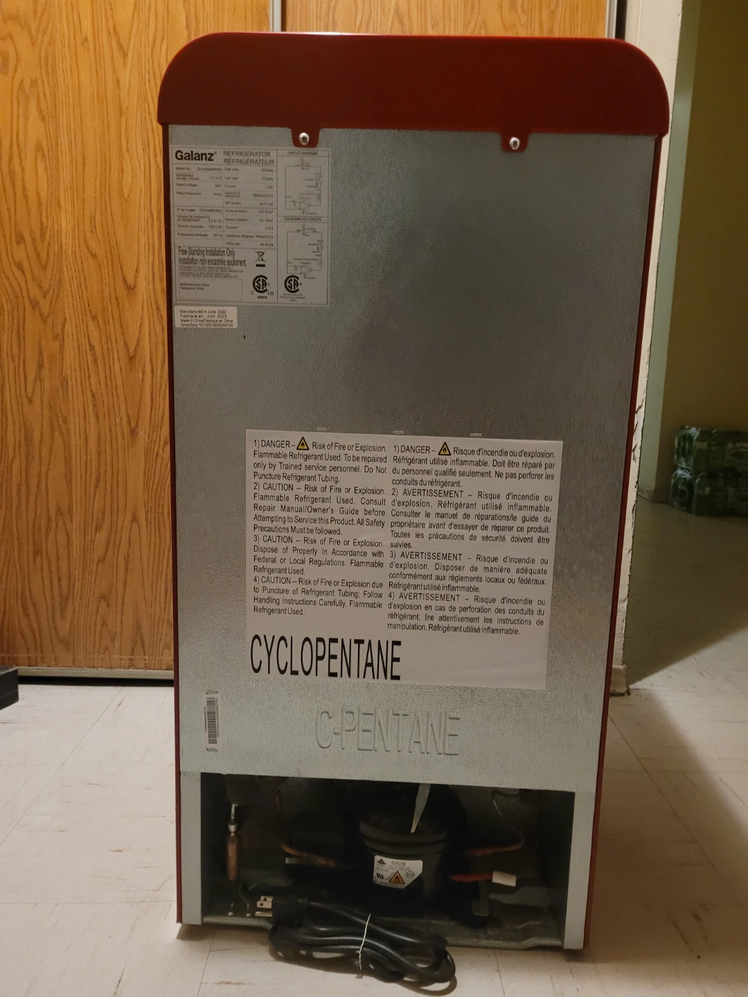 Galanz Retro Mini Refrigerator - Red - photo 2