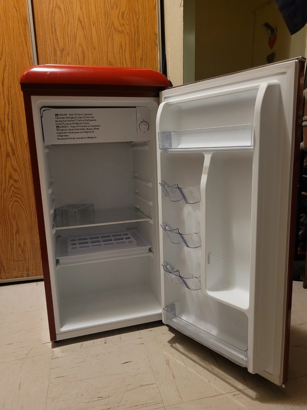 Galanz Retro Mini Refrigerator - Red - photo 3