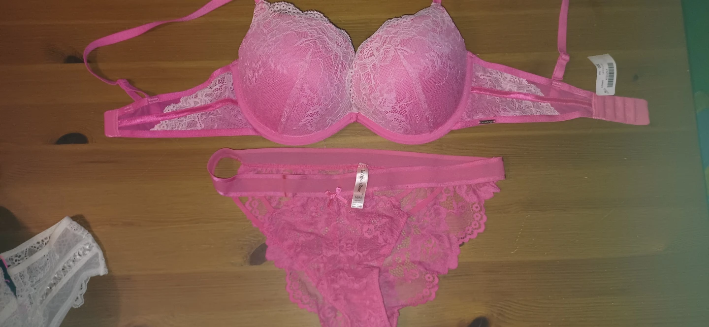 La Vie en Rose Pink Lace Bra and Panty Set