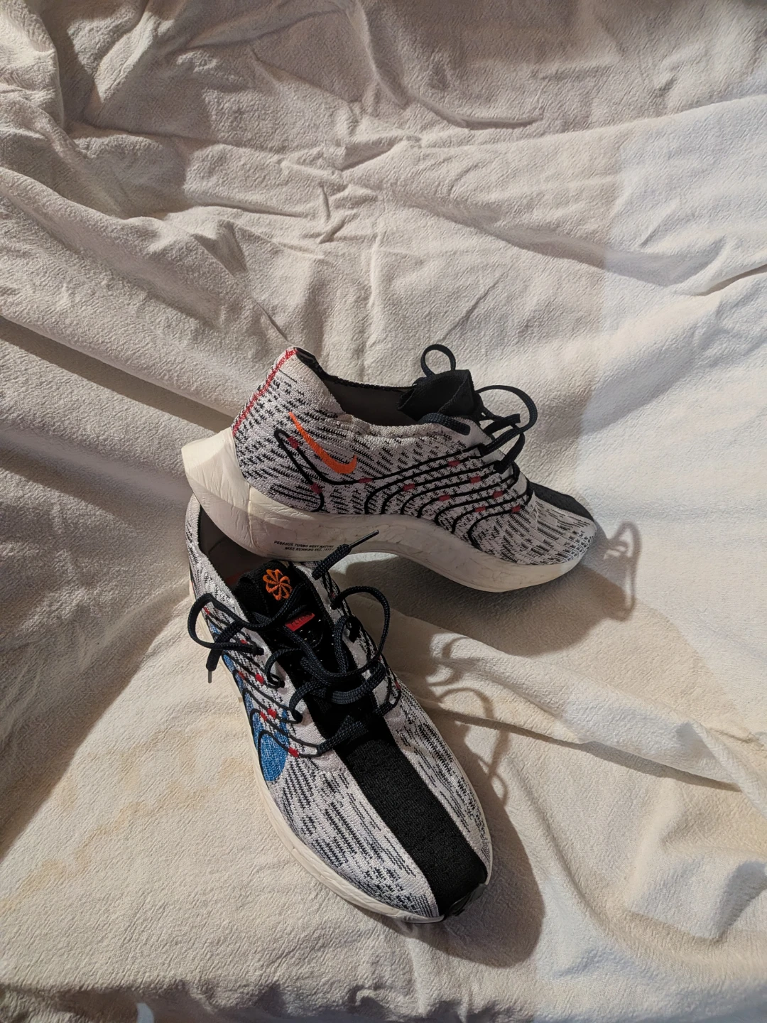 Nike Flyknit Running Shoes - photo 4
