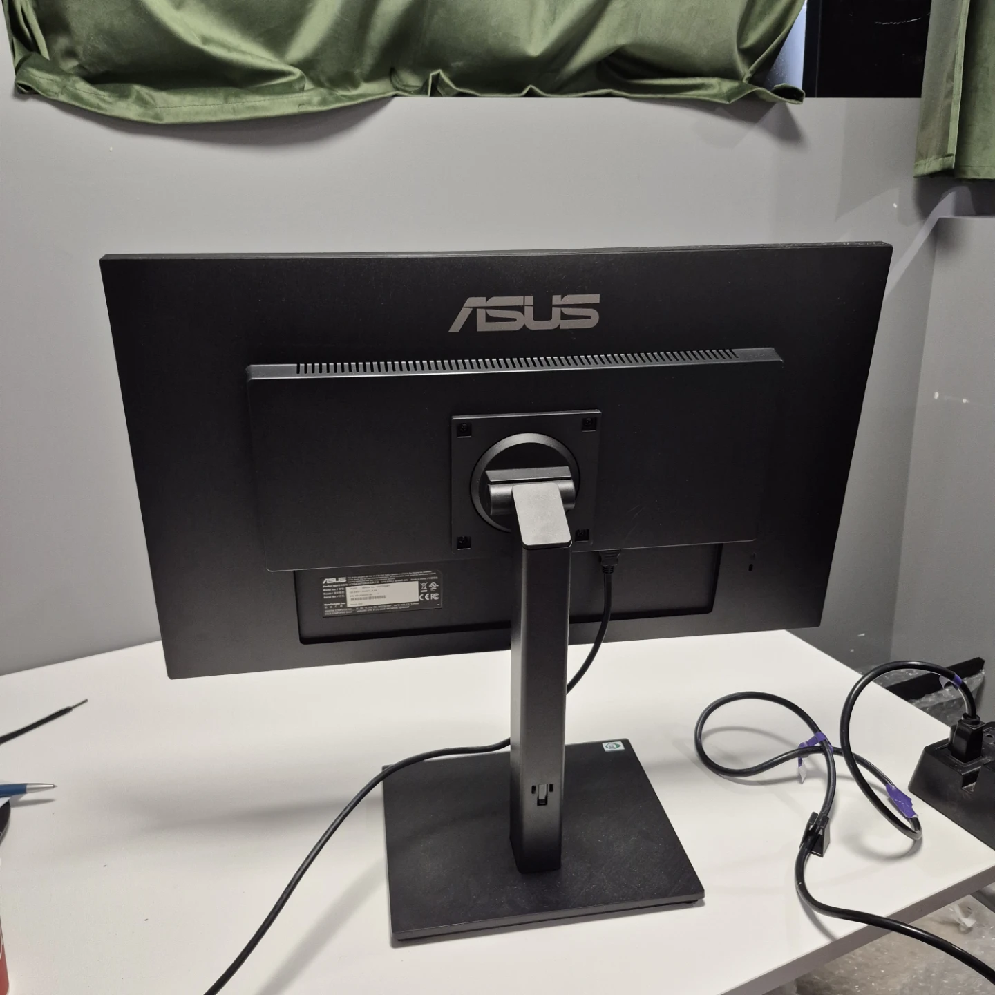 Asus 27 Inch Computer Monitor with HDMI cabel - photo 4